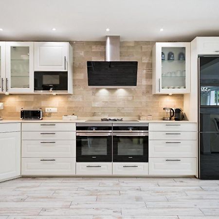 Sitges Spaces Mediterranean Apartments 4 Bedroom, 4 Bathroom, Huge Terrace, Jacuzzi- Sleeps 9 エクステリア 写真