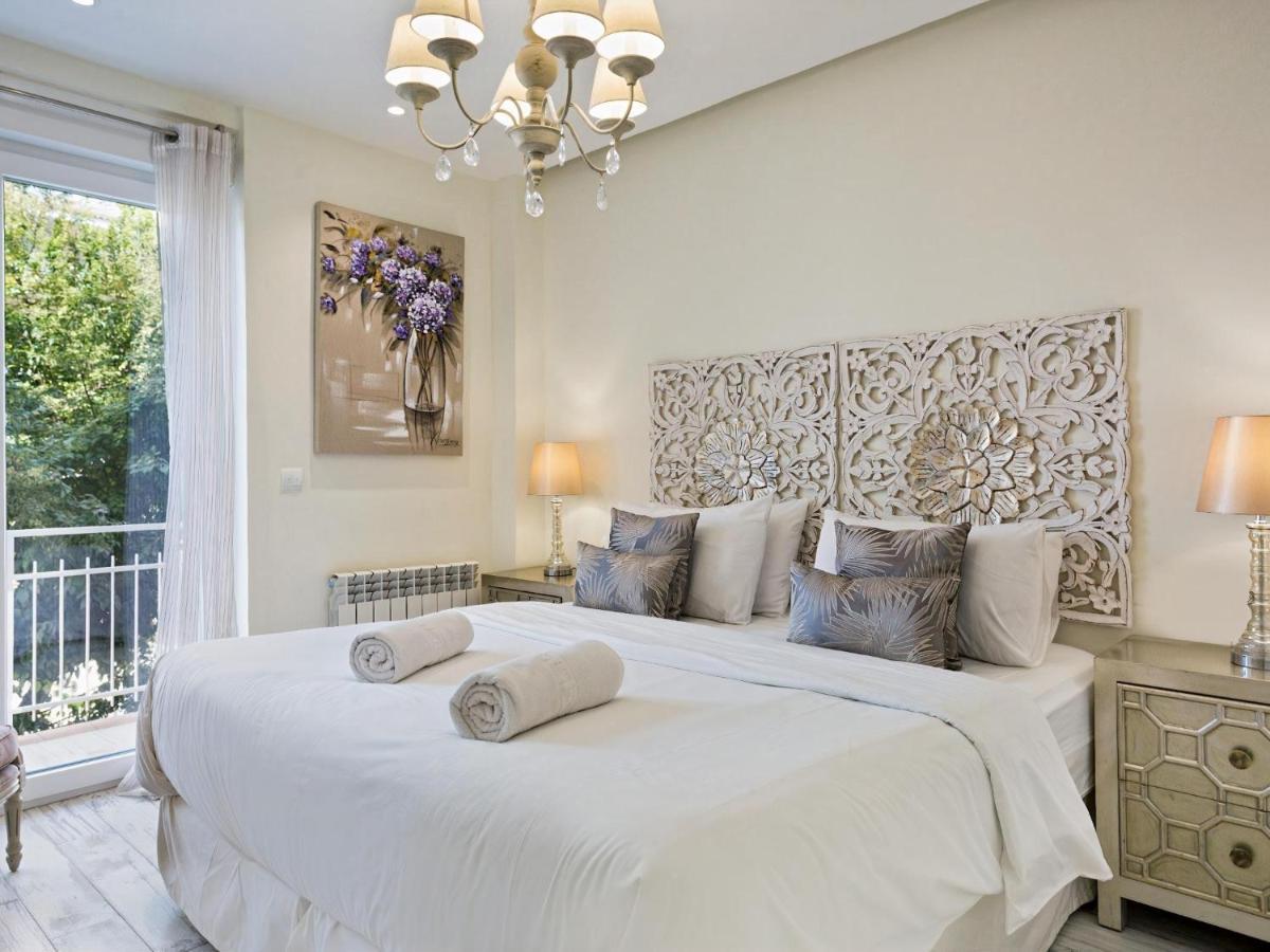 Sitges Spaces Mediterranean Apartments 4 Bedroom, 4 Bathroom, Huge Terrace, Jacuzzi- Sleeps 9 エクステリア 写真