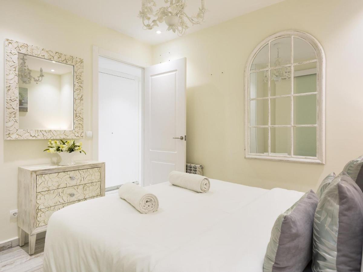 Sitges Spaces Mediterranean Apartments 4 Bedroom, 4 Bathroom, Huge Terrace, Jacuzzi- Sleeps 9 エクステリア 写真