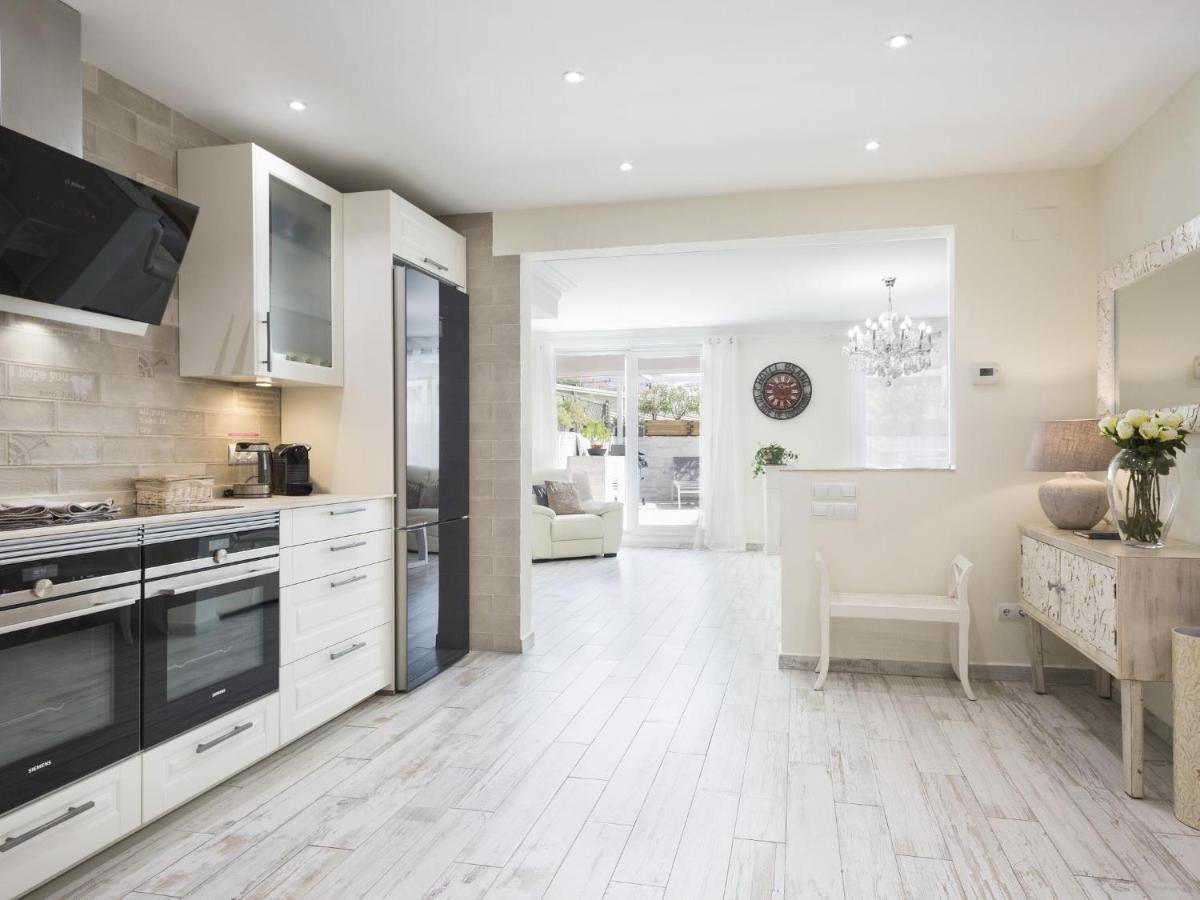 Sitges Spaces Mediterranean Apartments 4 Bedroom, 4 Bathroom, Huge Terrace, Jacuzzi- Sleeps 9 エクステリア 写真