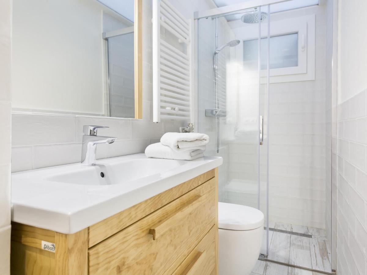 Sitges Spaces Mediterranean Apartments 4 Bedroom, 4 Bathroom, Huge Terrace, Jacuzzi- Sleeps 9 エクステリア 写真